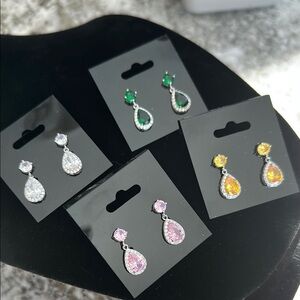 👑Elegant Rhinestone Tear Drop Earrings
